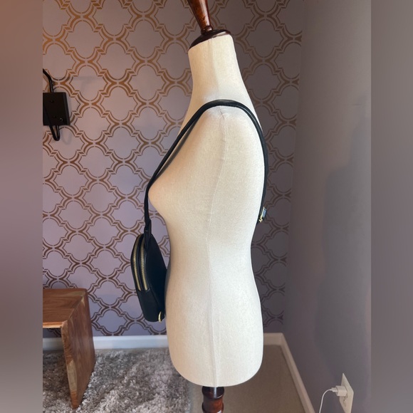 Black Leather Crossbody Travel Bag - Picture 12 of 15